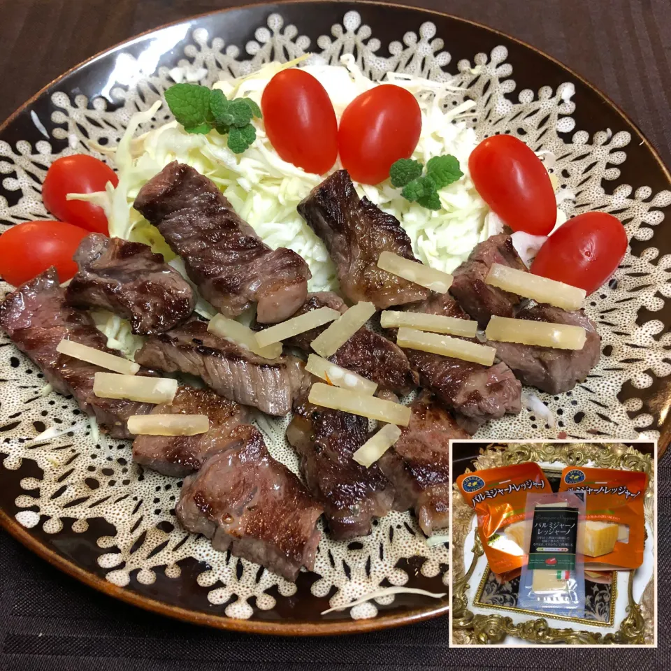 Snapdishの料理写真:ステーキ＊パルミジャーノ・レッジャーノ乗せチーズ🧀|henryさん