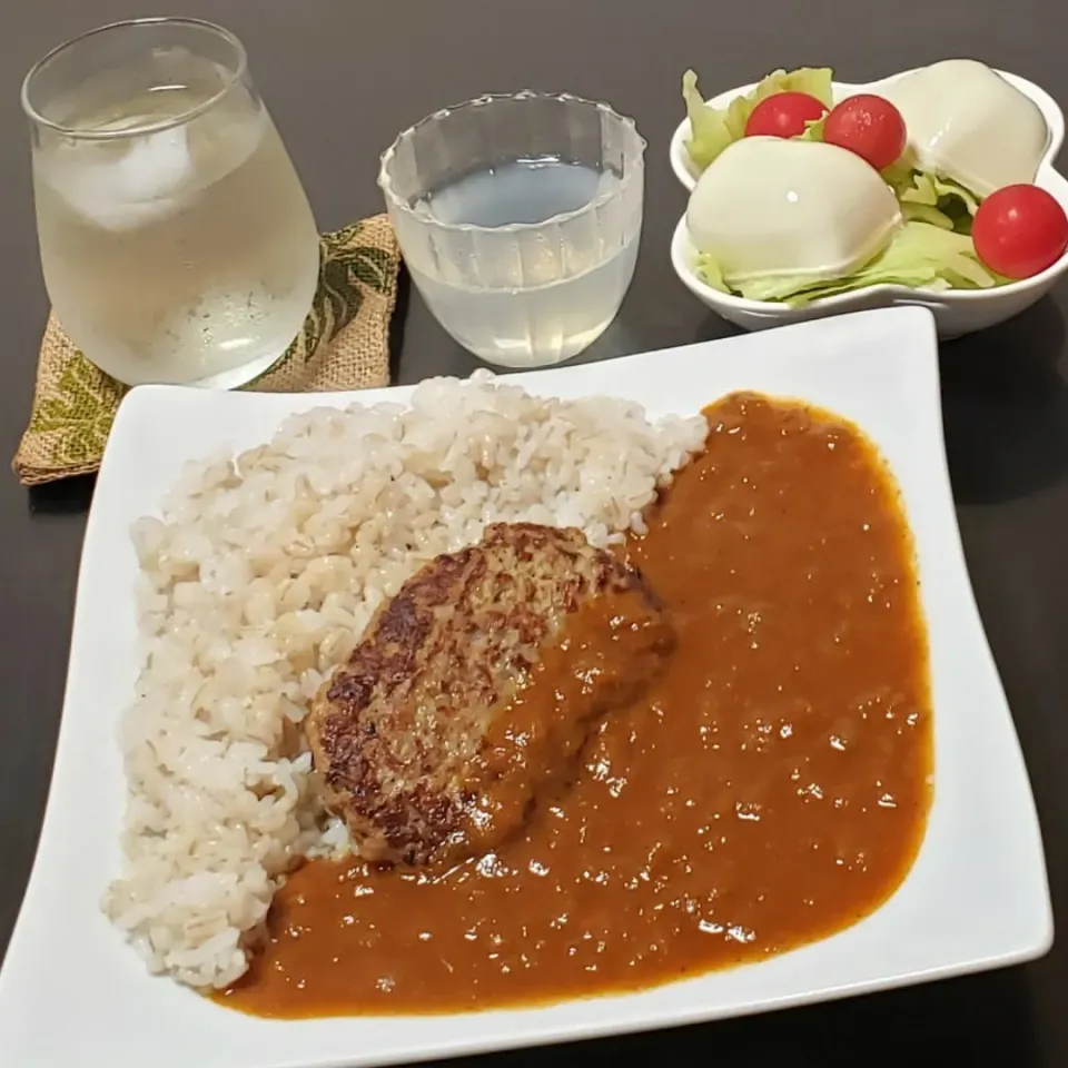 Snapdishの料理写真:ハンバーグカレー|Yukiさん