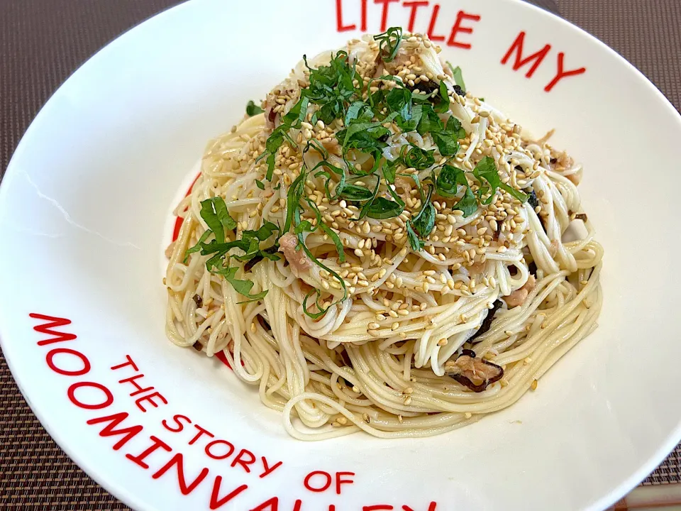 Snapdishの料理写真:ツナと塩昆布のさっぱりそうめん|ゆうさん