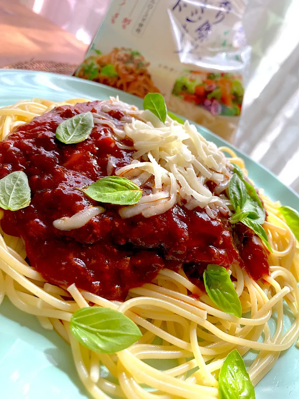 Snapdishの料理写真:ミートソーススパゲティに香り際立つパルミジャーノブレンドトッピング😋🍝🧀💕✨|アイさん