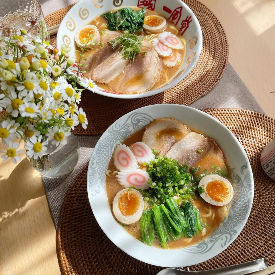 10/3❤︎休日ランチ🍃弟子屈醤油ラーメン🍜|Makinsさん