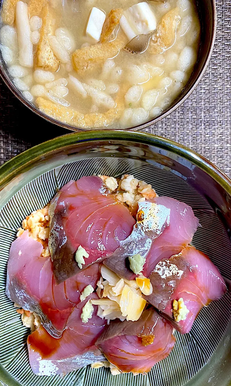 厚切りハマチ丼|すくらんぶるえっぐさん