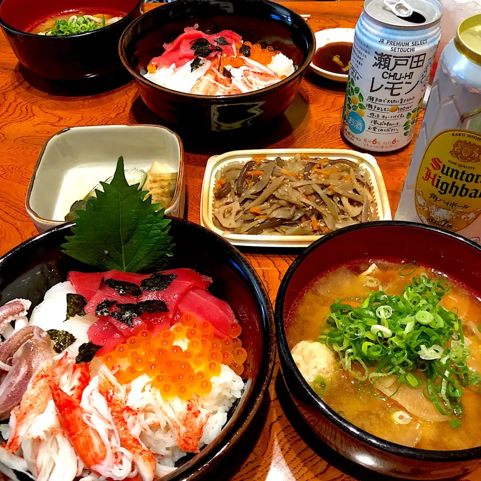 割引刺身での海鮮丼と豚汁😋|すかラインさん