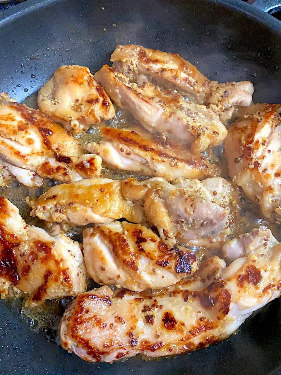 鶏の照り焼き作ってる途中〜|まっきんさん