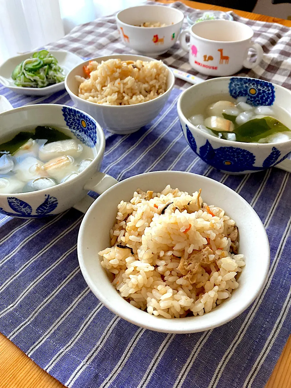 松茸ごはん、あごだしのお吸い物、しらすときゅうりの酢の物、【離乳食】松茸ごはん等|sayaさん