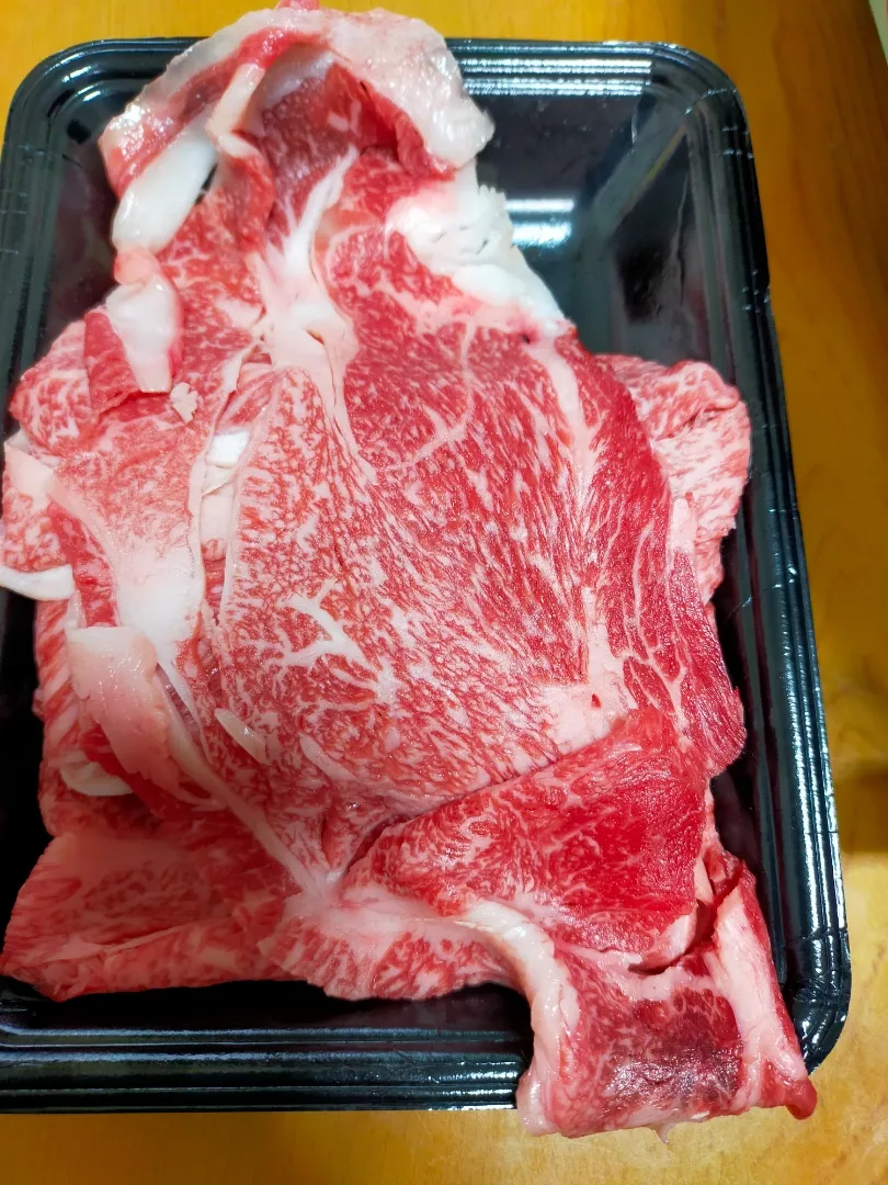 ふるさと納税で手配した和牛肉ですき焼き🍖|フージさん