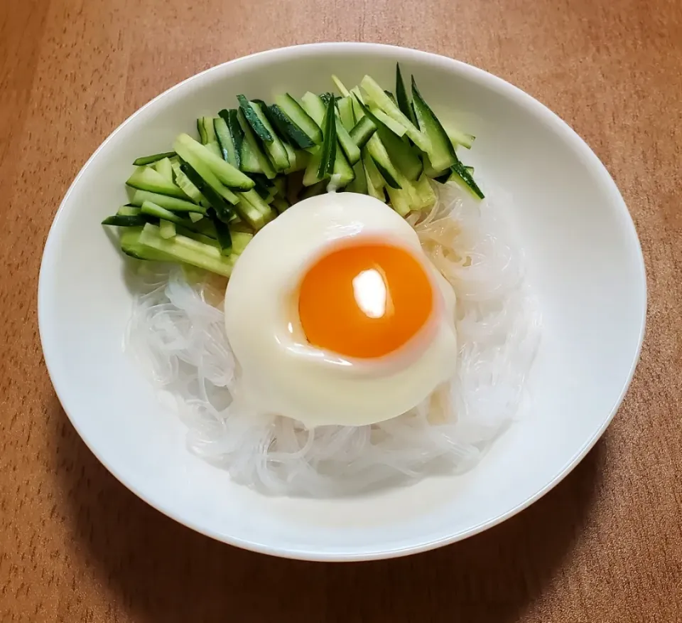 ナナの料理　春雨ごまダレ麺の目玉のせ|ナナさん