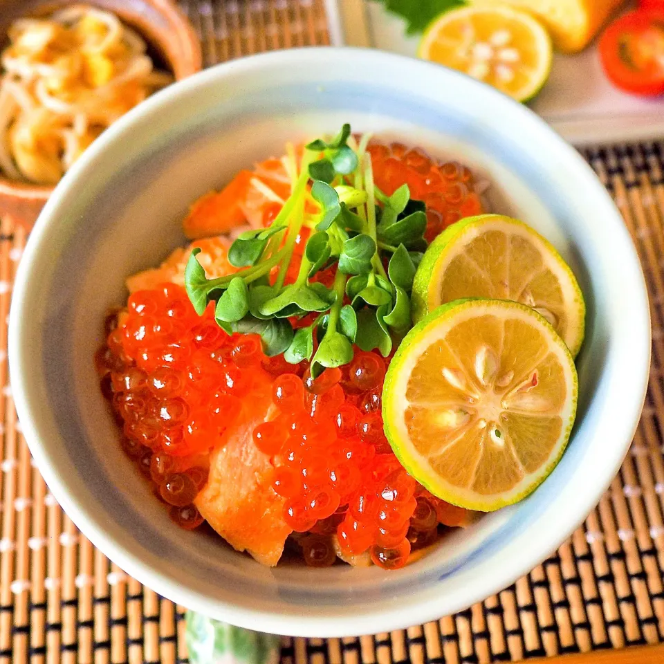 Snapdishの料理写真:いくらと鮭の親子丼|ハマーさん