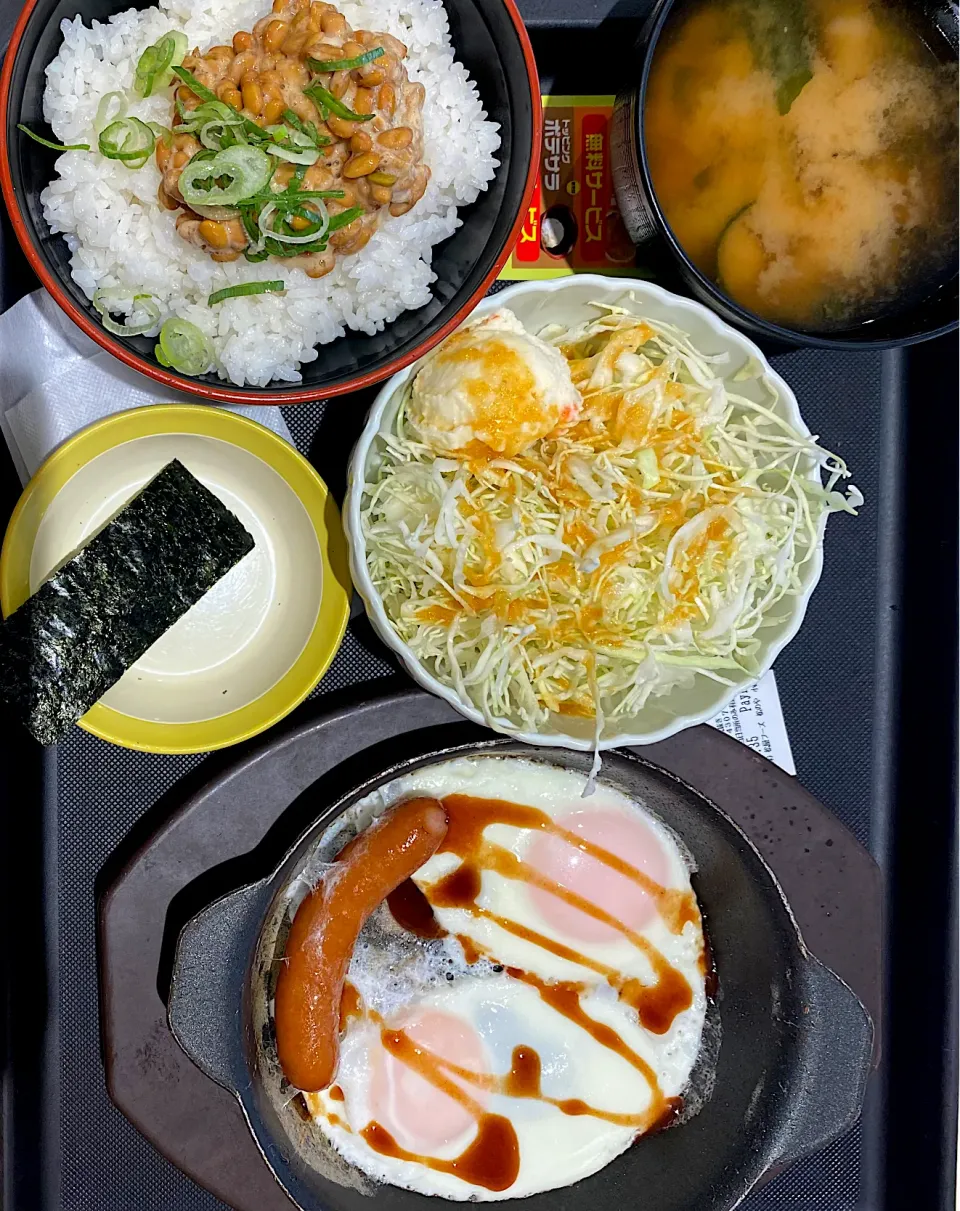 得朝ソーセージエッグ定食 390円|すくらんぶるえっぐさん