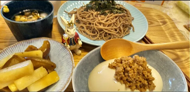 '21．10/5
肉味噌かけ豆腐とお蕎麦のランチ😋|たえさん