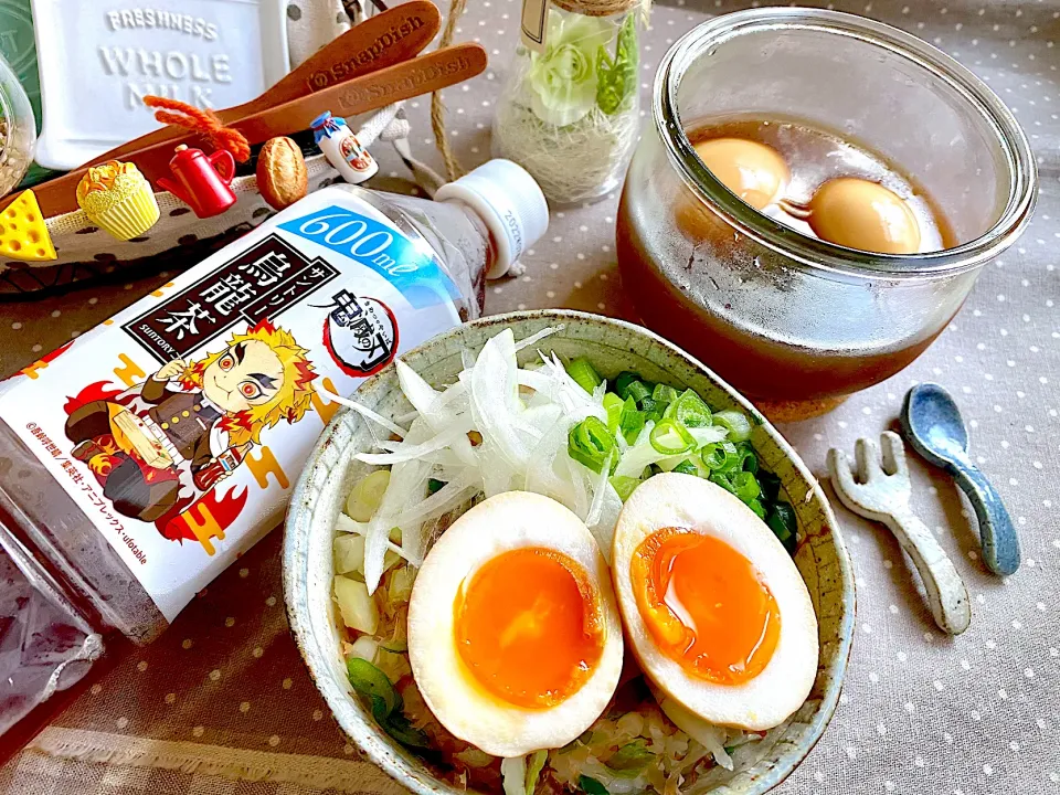 Snapdishの料理写真:ウーロン茶あじ玉丼🐣|がぁがさん