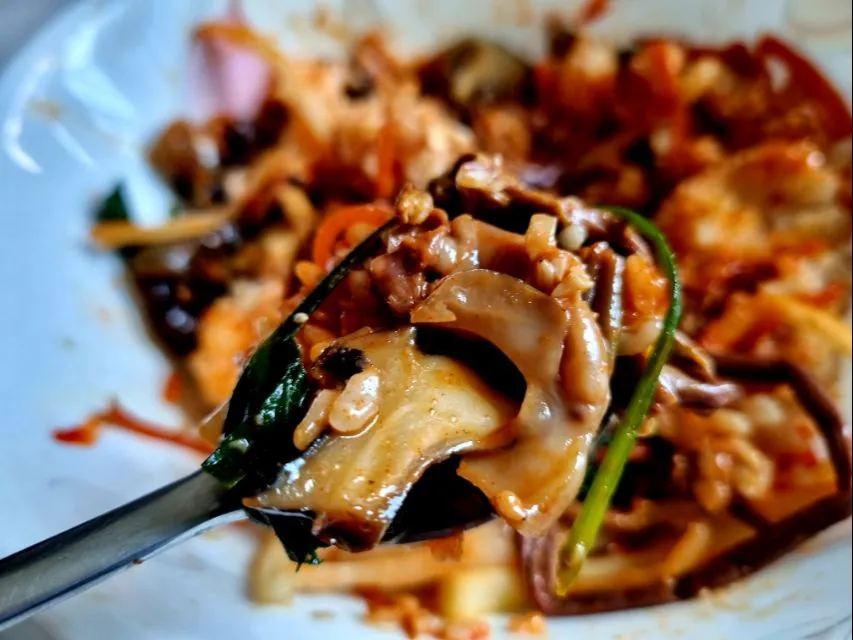 bibimbap with marinated sea snails|steven z.y.さん