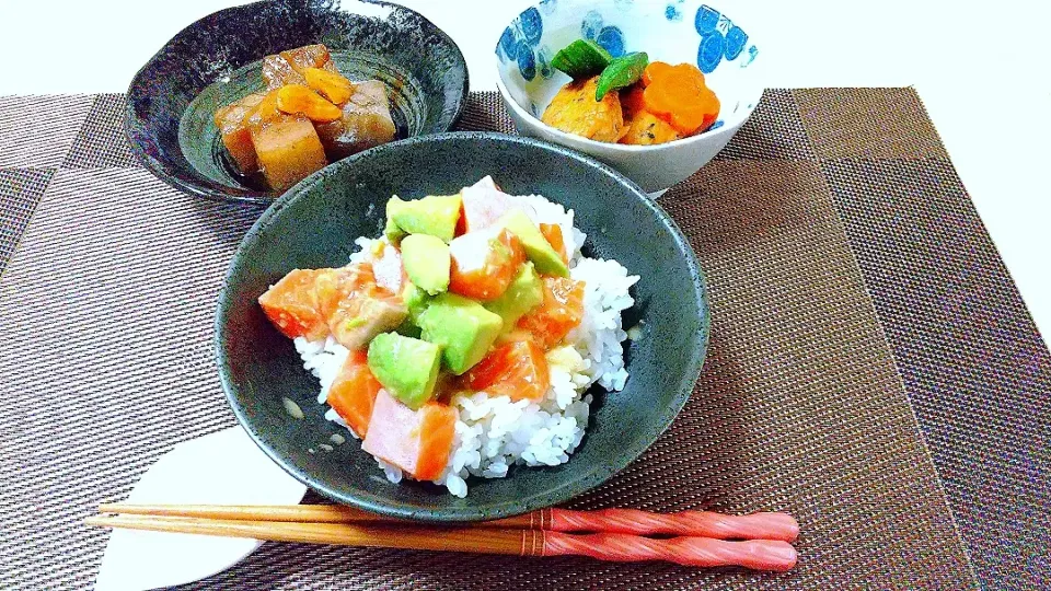 サーモン&アボカド丼|Yoshiko Miyazakiさん