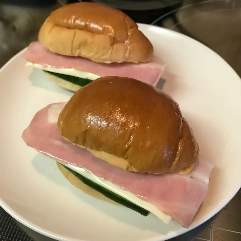 Snapdishの料理写真:ロールパンサンド|sanaeさん