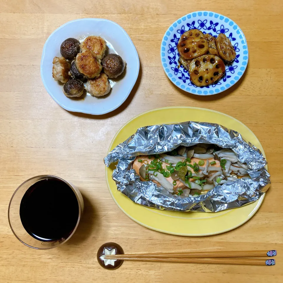 鮭のホイル焼きとしいたけの肉詰め🐟|ちゃみこさん