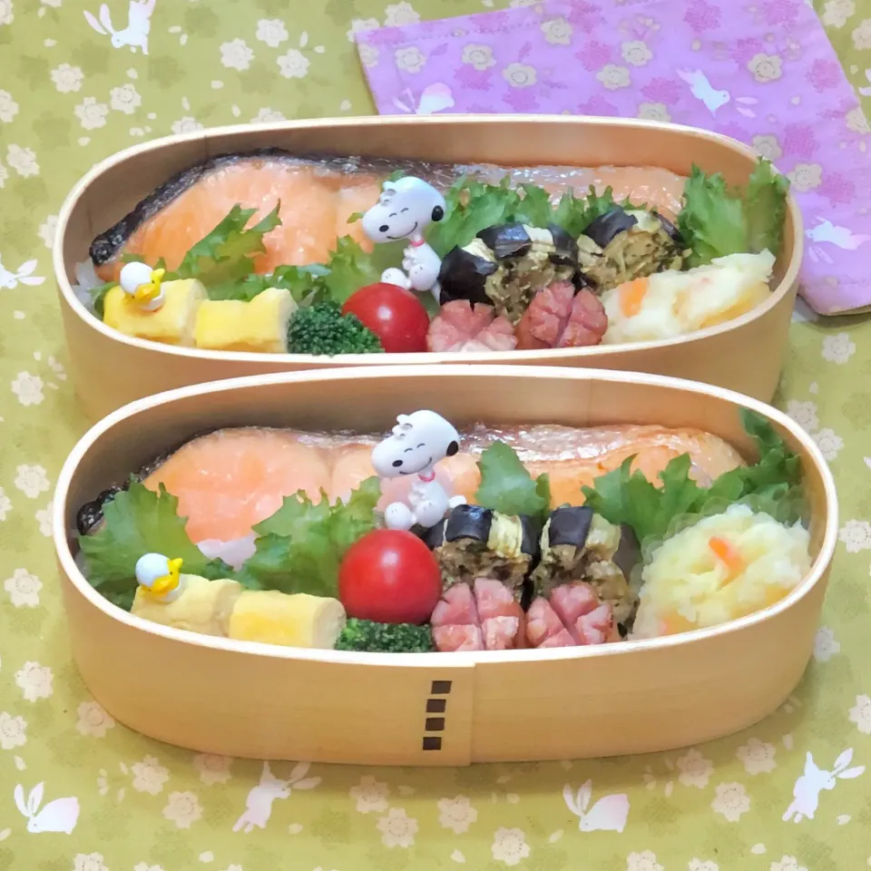 塩鮭グリル☘の双子ちゃんお弁当💙❤️ 9/24金|sweet homeさん