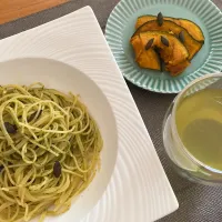 Snapdishの料理写真:バジルパスタ🍝お昼ご飯|サチャンさん