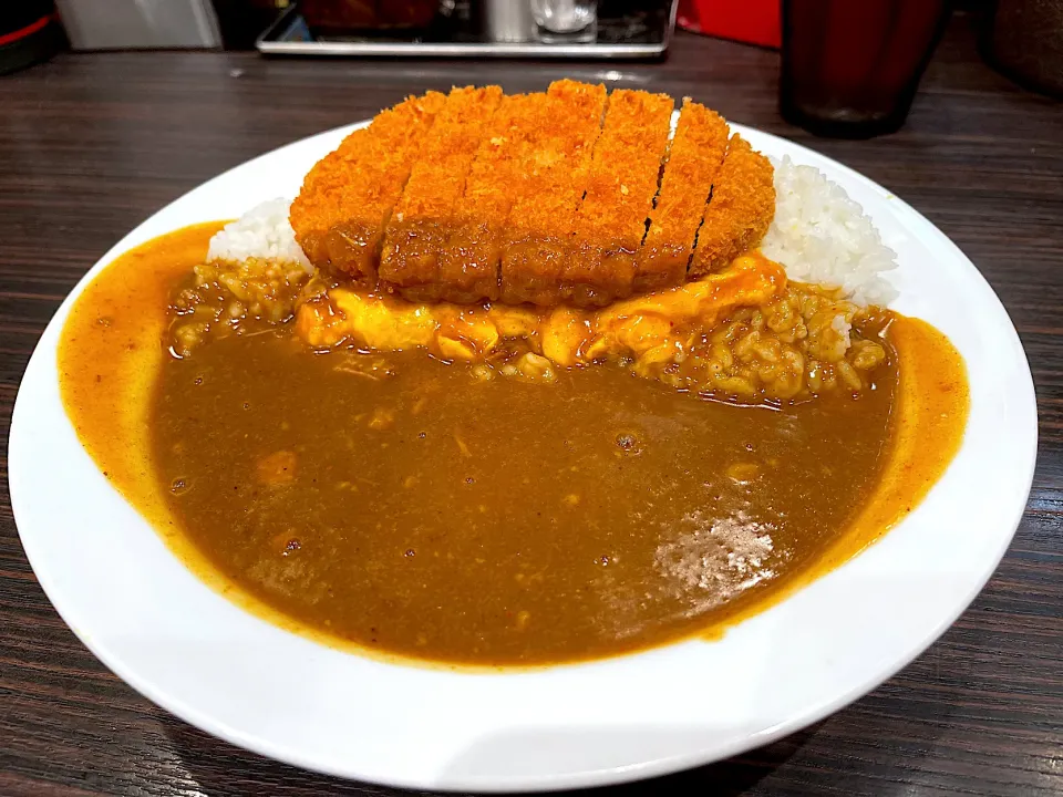 ロースカツカレーにスクランブルエッグ　3辛400g|マハロ菊池さん