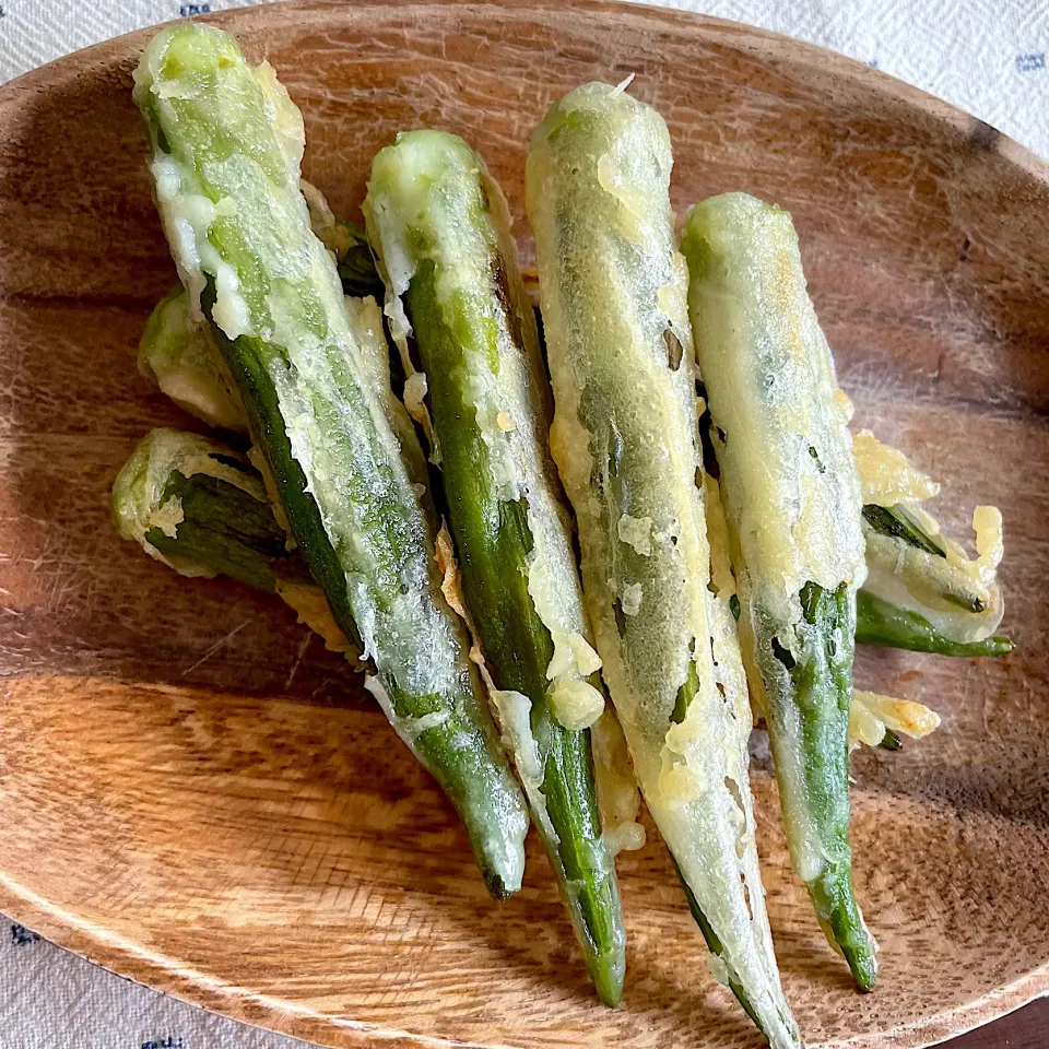 沖縄丸おくらの出汁ごろも天ぷら🥬|ななさん