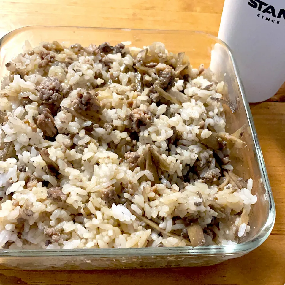 Snapdishの料理写真:鶏ごぼうの混ぜご飯|gohan♡さん