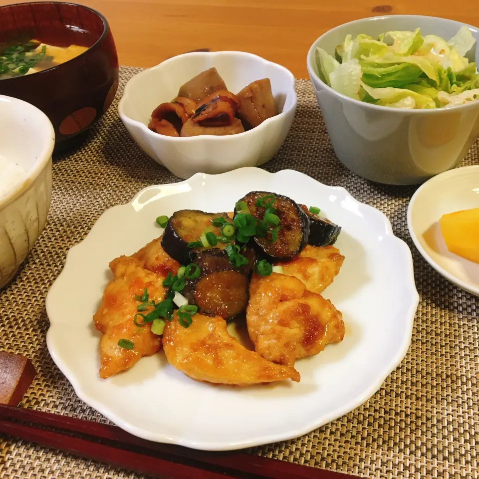 Snapdishの料理写真:鶏むね肉となすの生姜焼き|Norikoさん