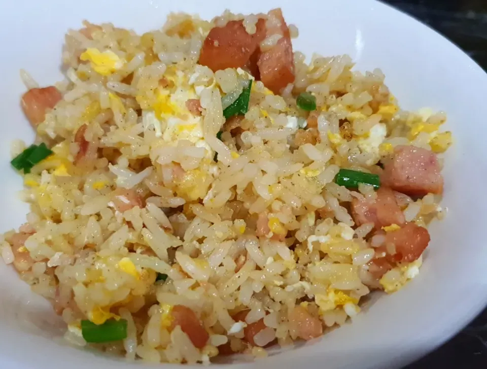 Luncheon meat egg garlic fried rice + olive oil
7 Oct 2021🤤🤪😋👍|🌷lynnlicious🌷さん