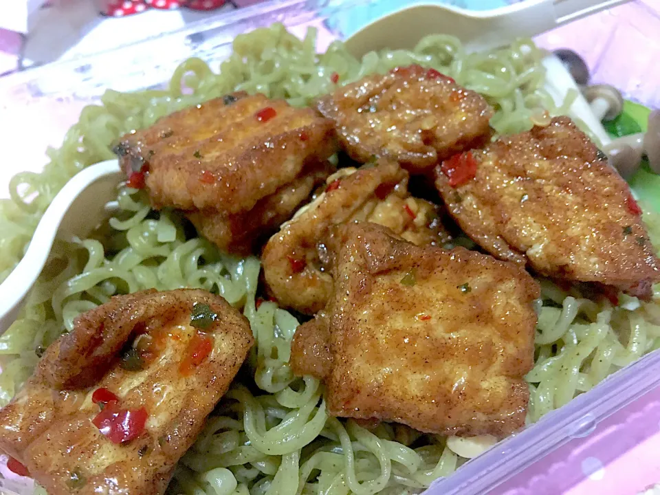 Snapdishの料理写真:Tofu Vegetarian Noodles|Kararak & Foodsさん