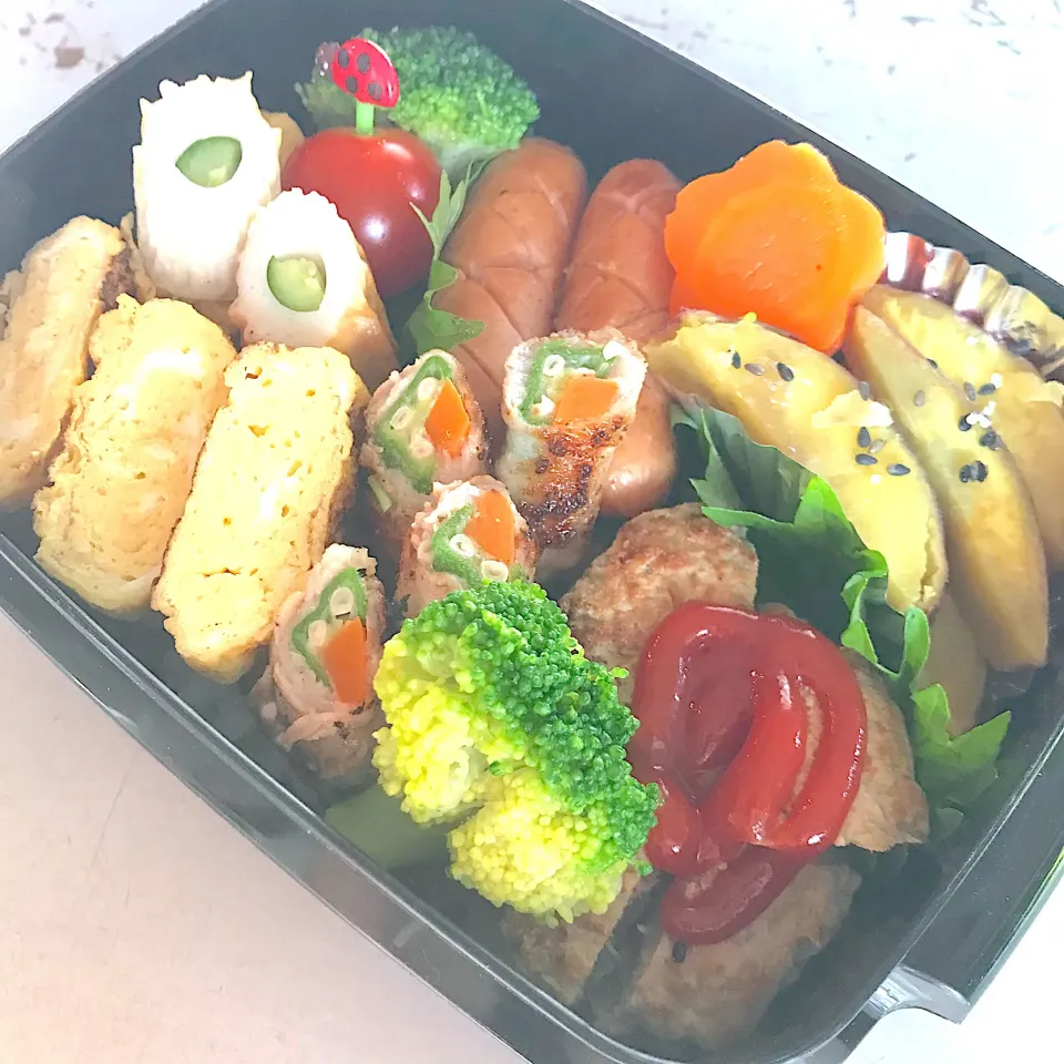 Snapdishの料理写真:🍱のり弁ベースにおかず乗せ弁当|almostblackさん