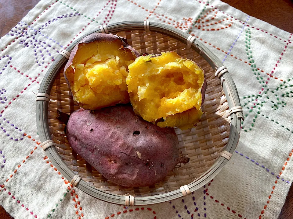 私の朝ごはんは　焼き芋🍠|sakuramochiさん