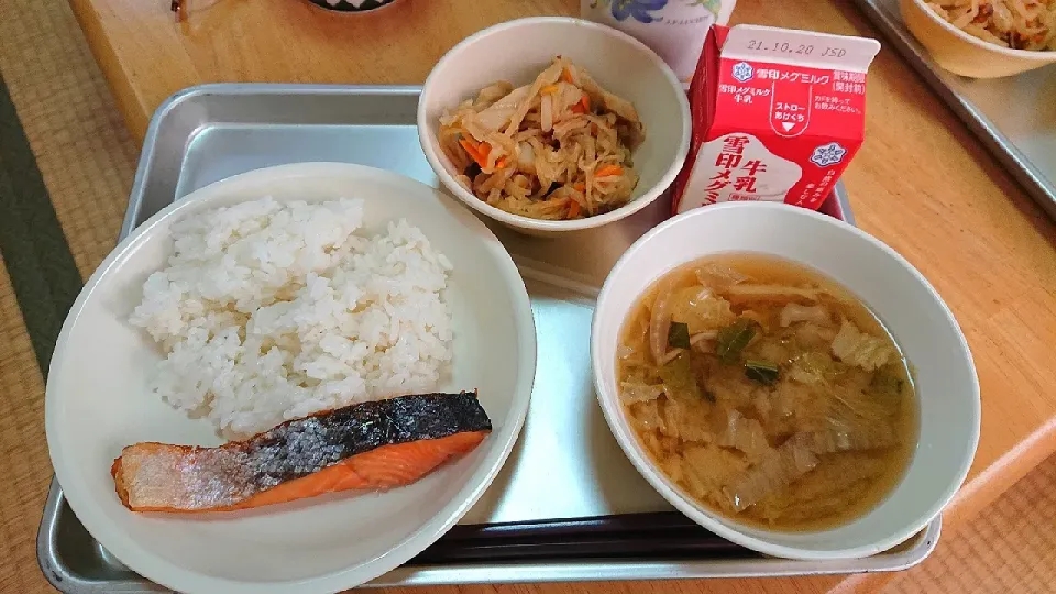 Snapdishの料理写真:今日の給食(10/8)|えっちゃんさん