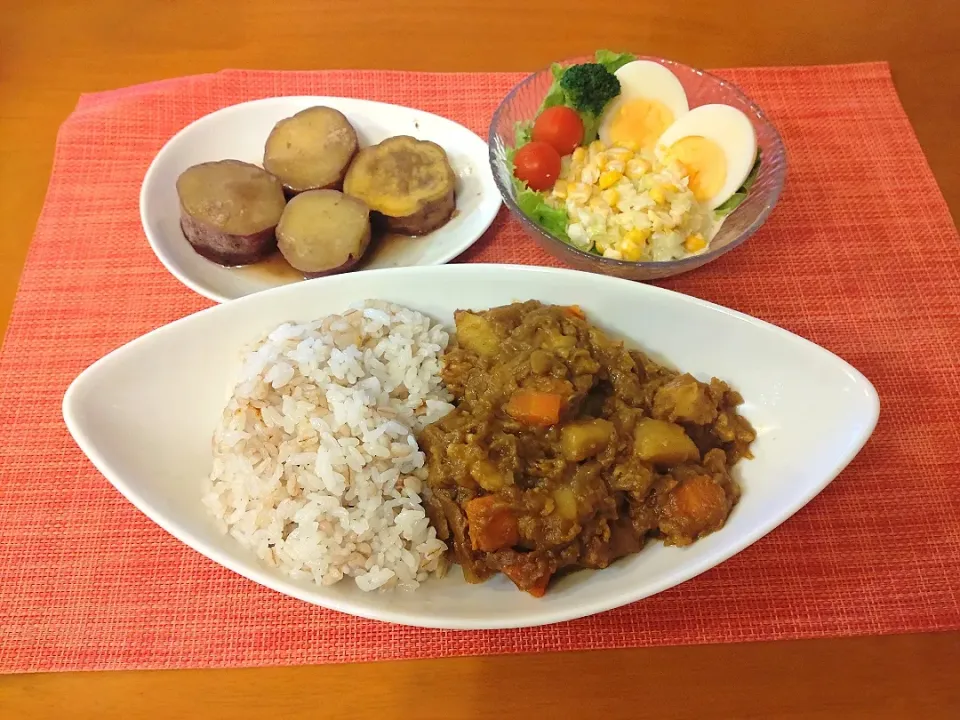 Snapdishの料理写真:☆カレーライス
☆コールスローサラダ
☆さつまいも甘煮|chikakoさん