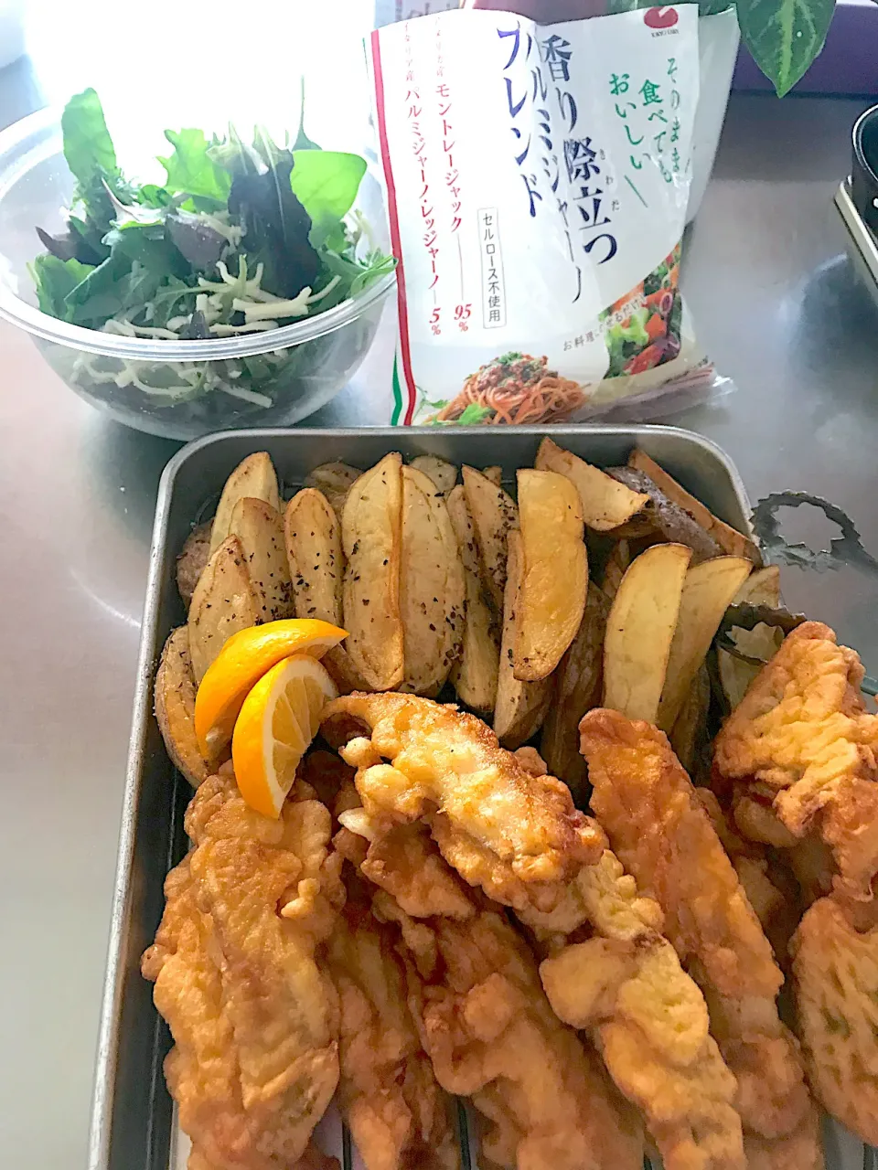 パルミジャーノレダジャーノサラダ、Fish & Chips 🐟🥔|Iggywiggyさん