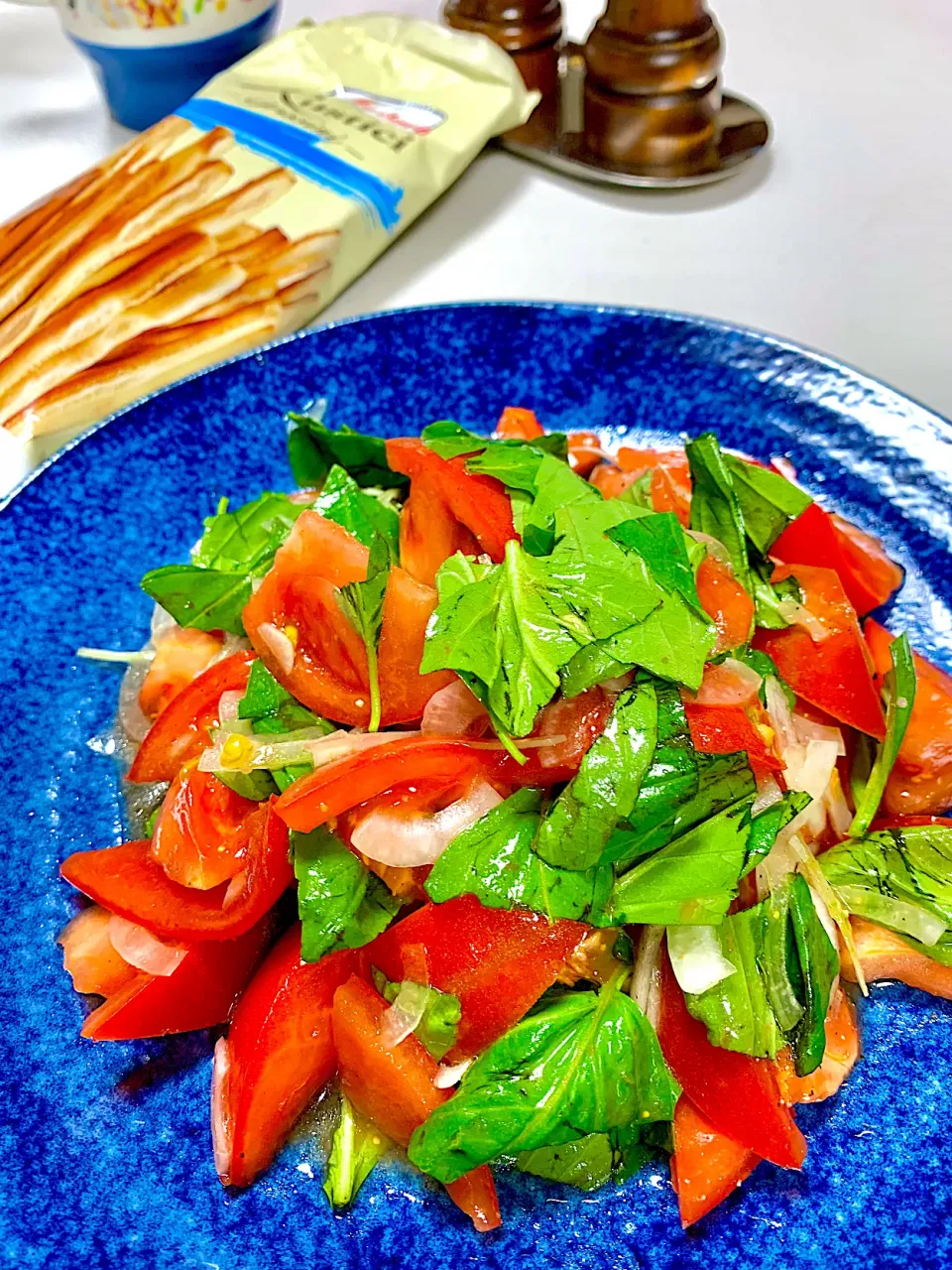 Marinated Momotaro Tomato and Sweet Basil Salad|gonbenさん