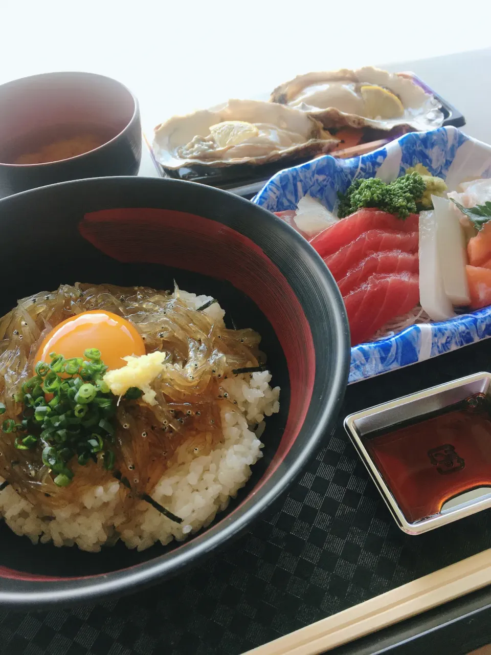 生しらす丼|キリくんさん