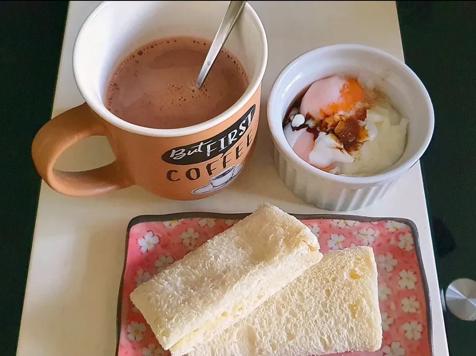 Good morning breakfast 09 Oct 2021 😋🌷🐛🦋
butter bread soft boiled eggs hot milo🥰🙆‍♀️|🌷lynnlicious🌷さん