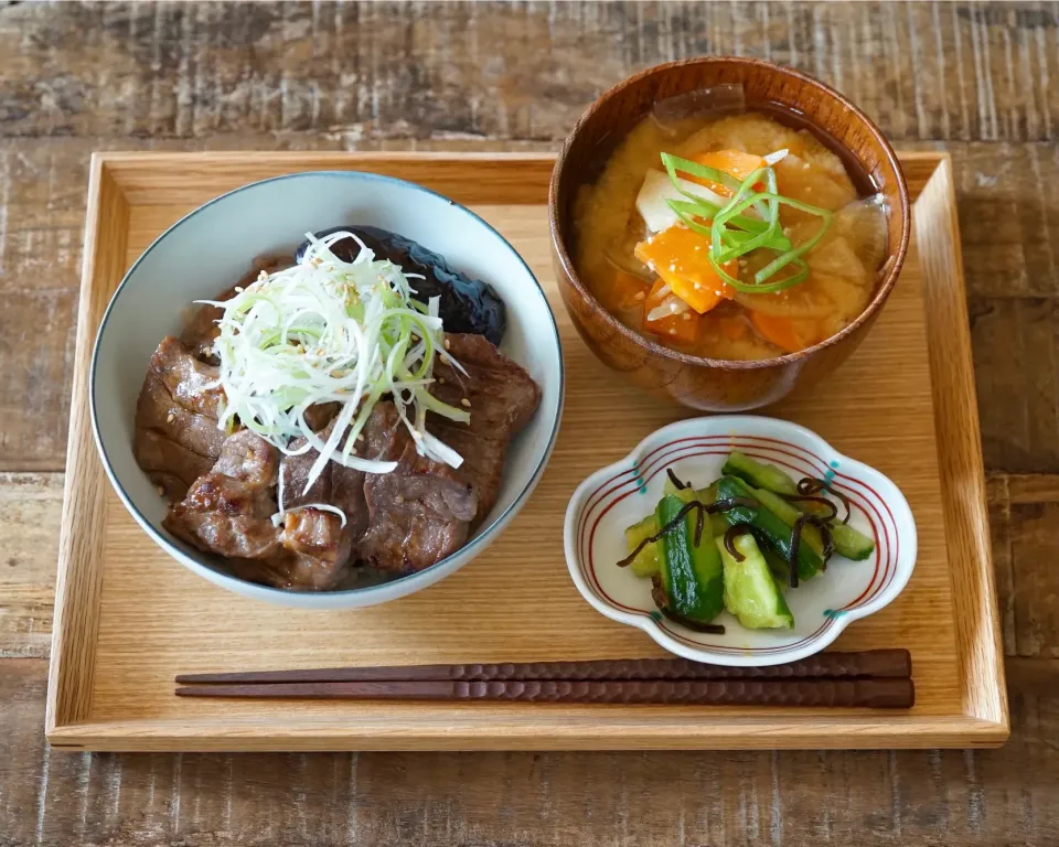 牛タン丼でお昼ごはん|hiroさん