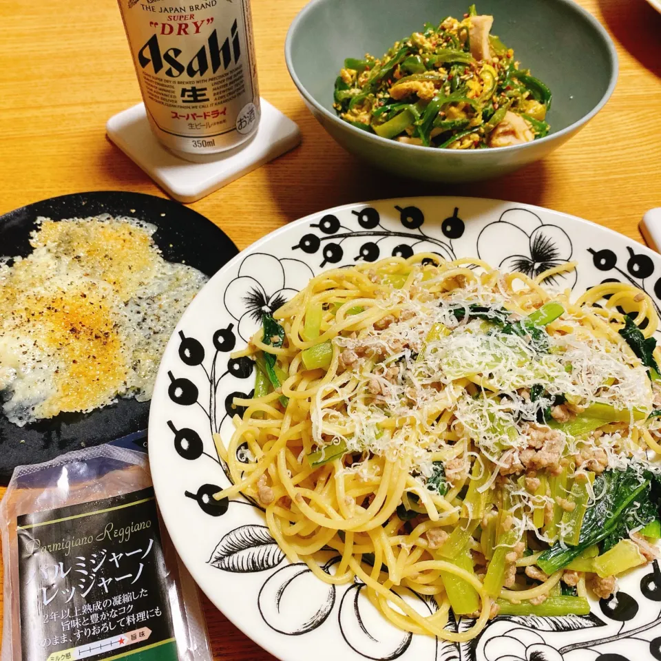 ‪‪チーズせんべい
‪‪ピーマンしりしり
‪‪小松菜とひき肉の和風パスタ🍝|naoさん