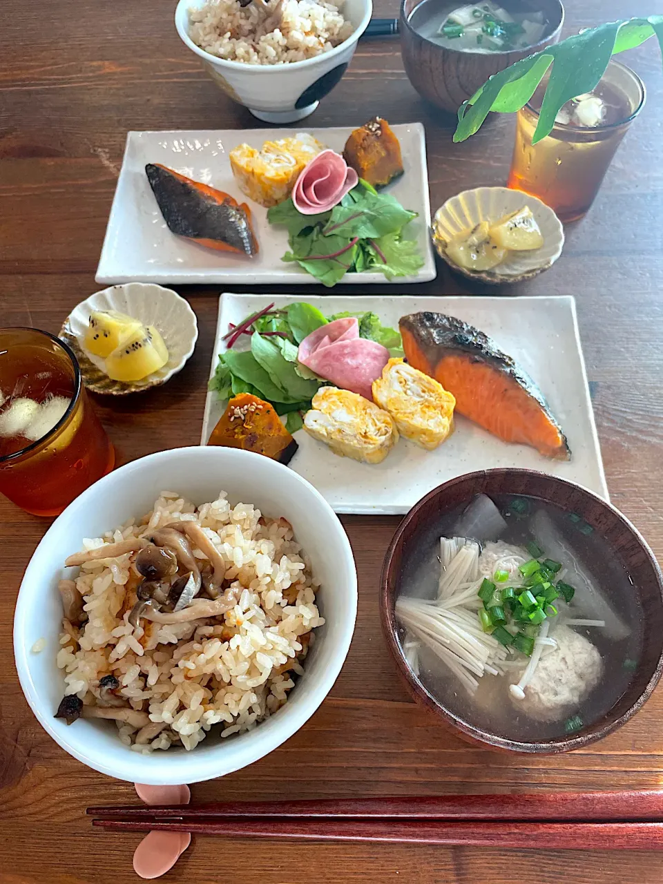 Snapdishの料理写真:しめじ炊き込みご飯、つくね大根汁|ＭＡＲＵＥ家の食卓さん