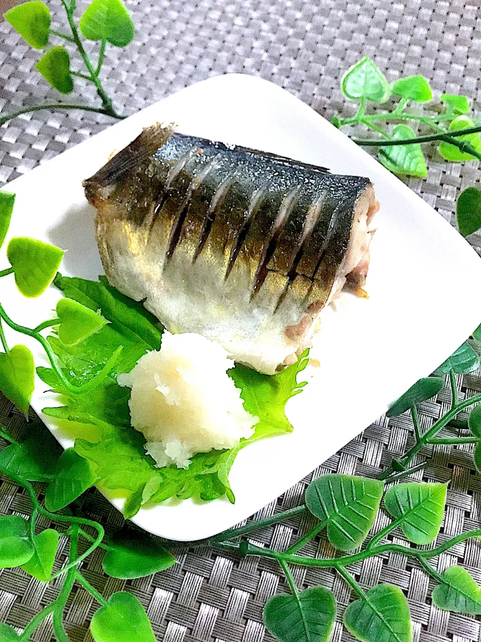 塩を振って焼いただけの、塩焼き鯖❣️|🌺🌺Foodie🌺🌺さん