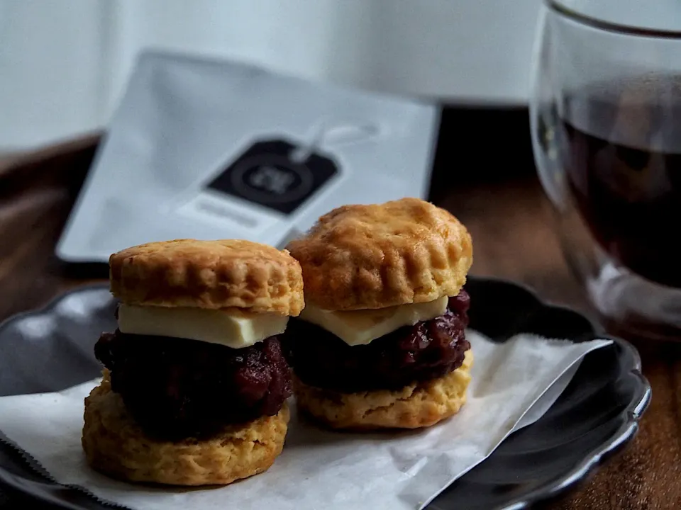 Scones with red bean paste and butter|Misstyさん