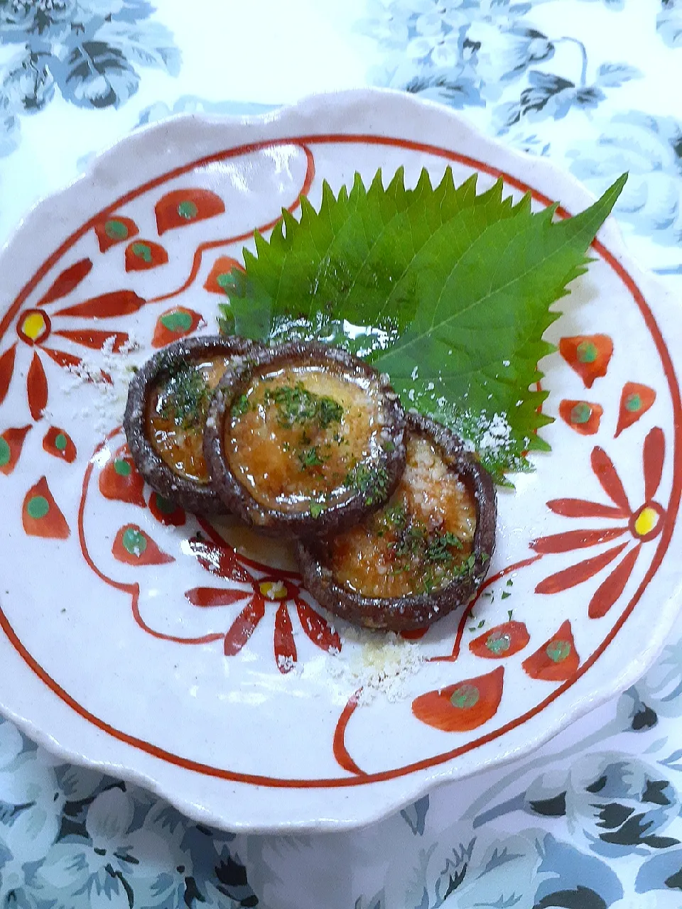 🔷自家製ニンニク醤油de🍄椎茸のバター焼き🔷|@きなこさん