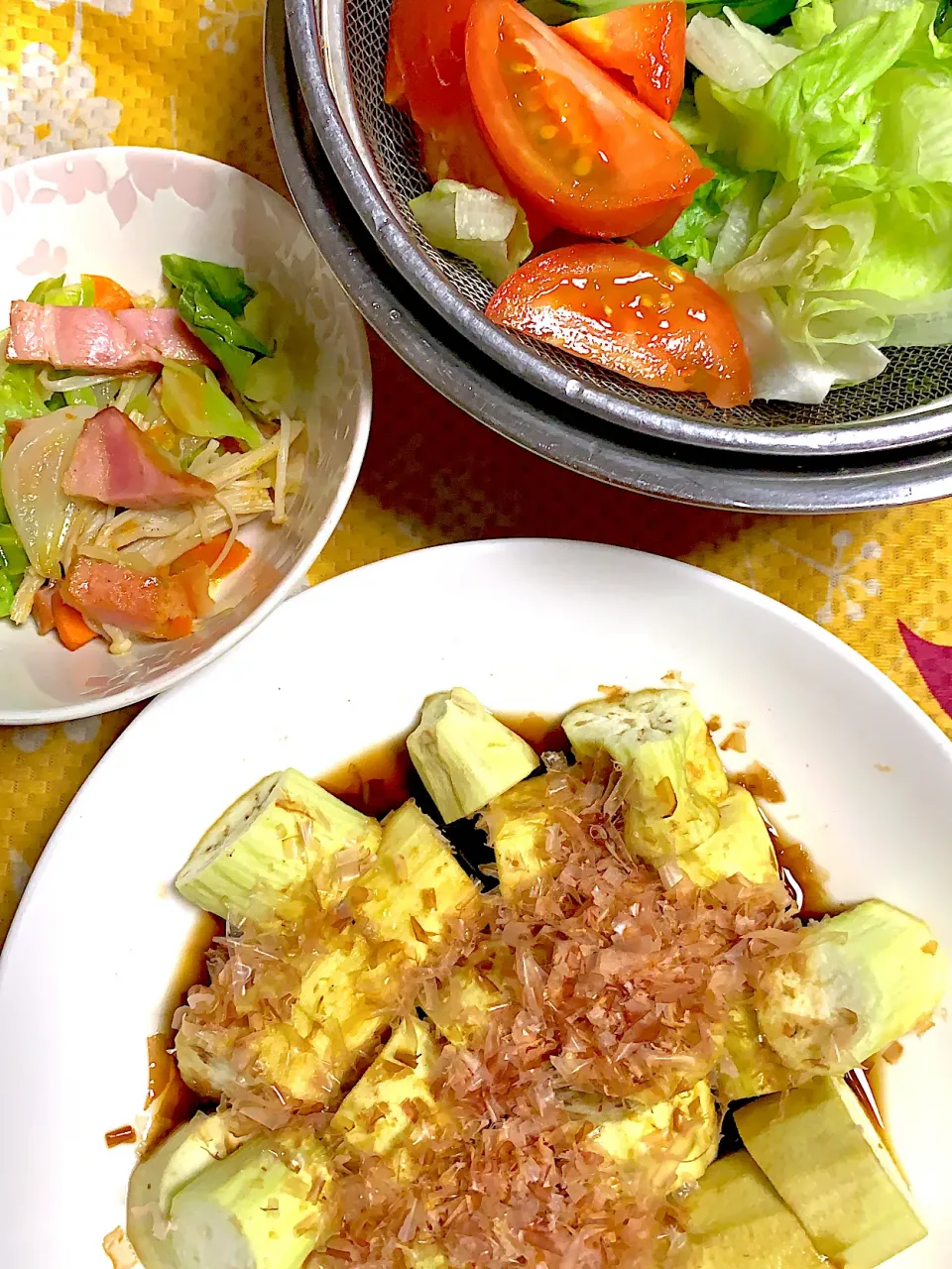 蒸し茄子🍆　ベーコン🥓の野菜炒め　サラダ🥗|掛谷節子さん