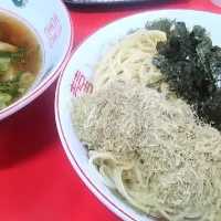 Snapdishの料理写真:【TRYラーメン大賞2019‐2020
新人賞しょうゆ部門2位】
【夜営業10食限定】
中華そば 竹千代
どんこんぶ水のざる中華
（麺300g、1,000円）
＋とろろ昆布（道南、100円）
＋メンマ（愛媛孟宗竹、100円）
@尾久1分
（赤羽から自転車31分）
21221