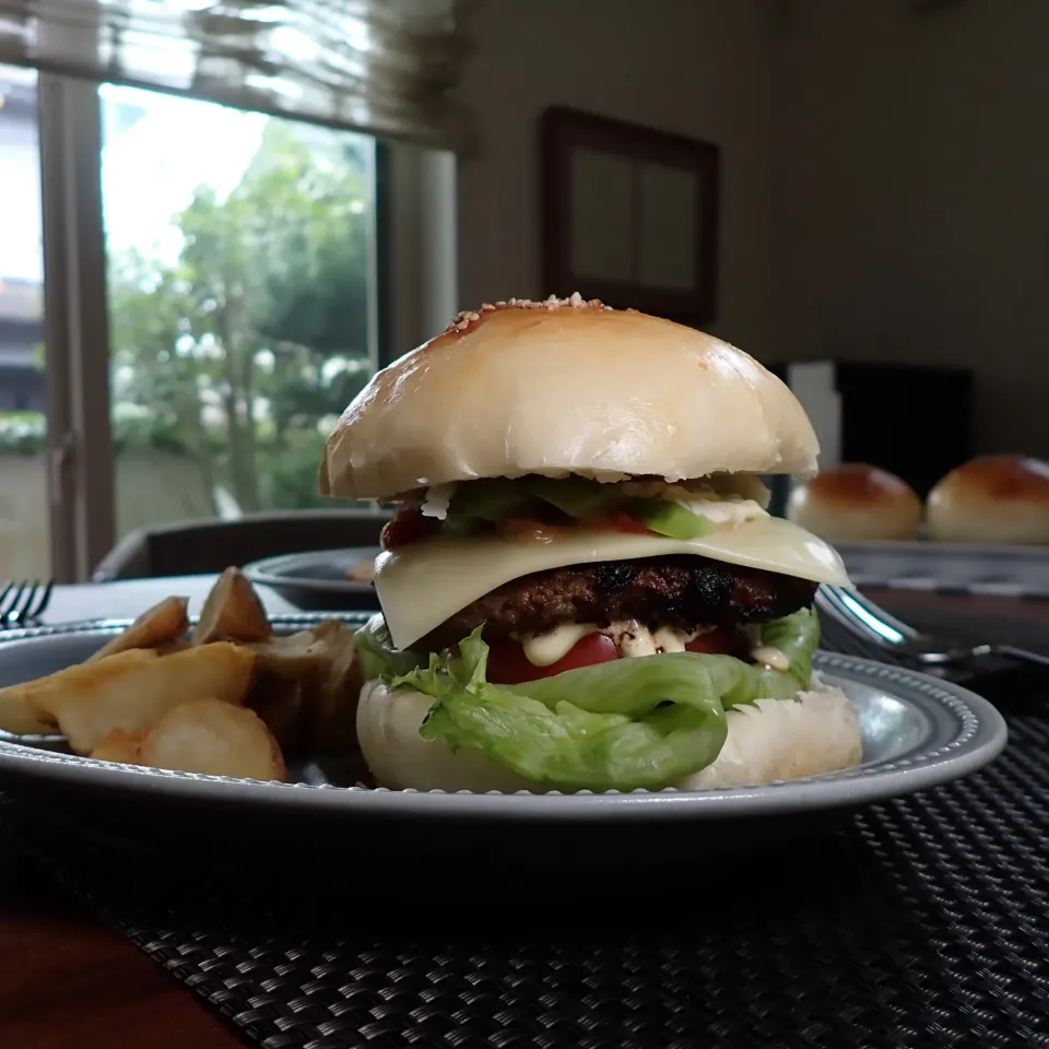 Snapdishの料理写真:手作りバーガー🍔|麻紀子さん