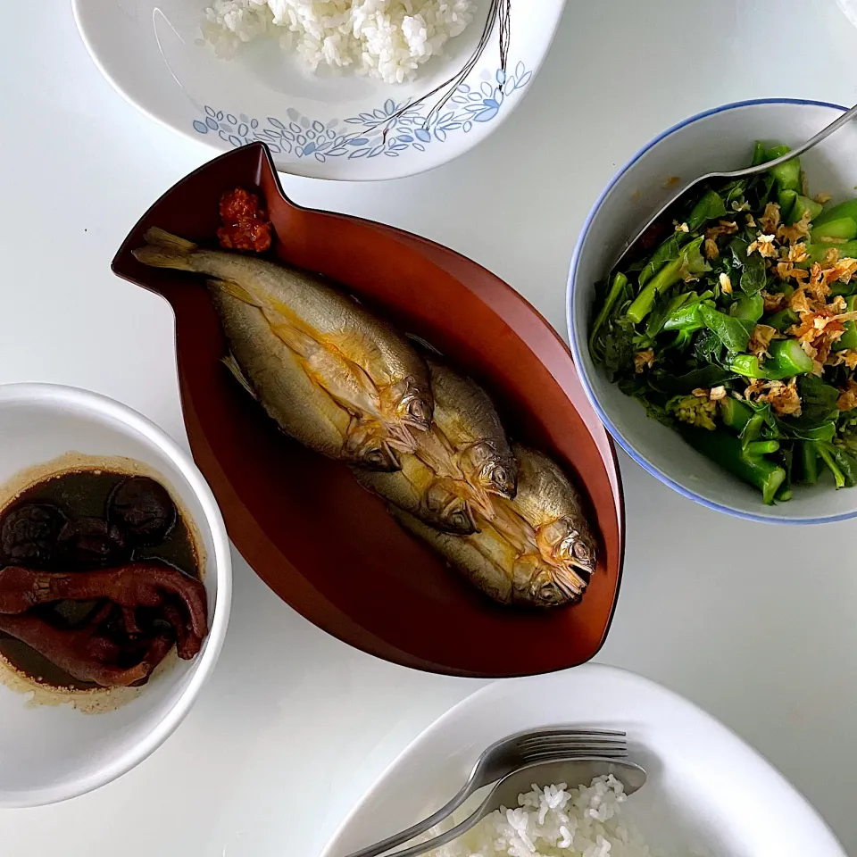 Braised chicken feet, miso marinated sea bream and blanched baby kailan|Ong Sor Fernさん