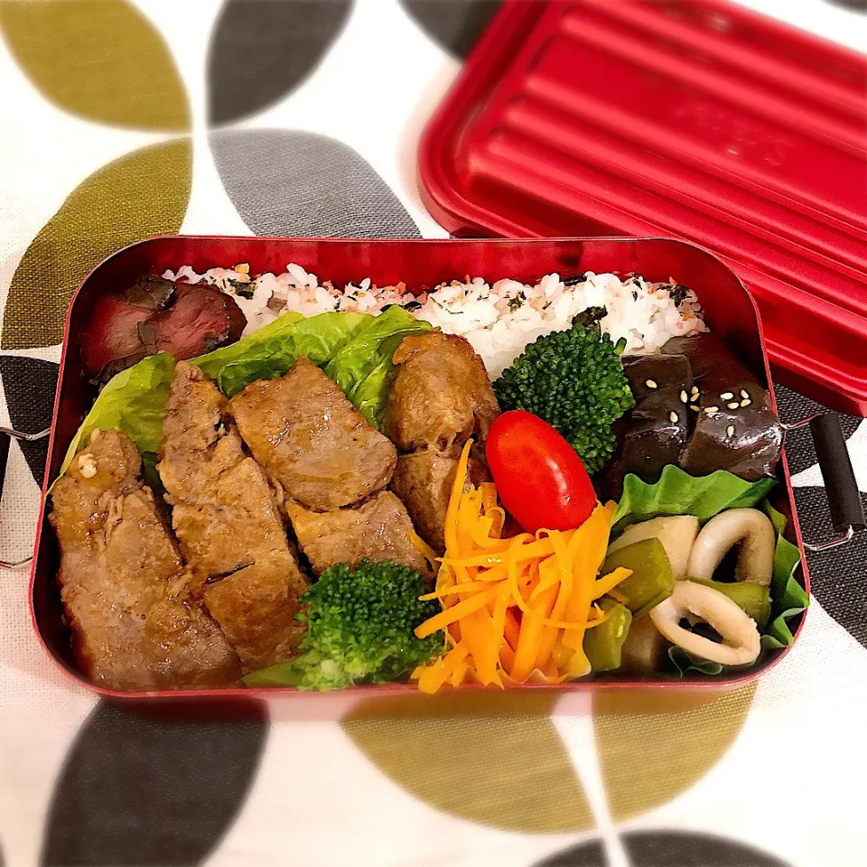 高校生弁当　G12-22 トンテキ弁当|mashaさん