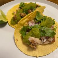 Carnitas Tacos 豚のオイル煮のタコスとサルサヴェルデ