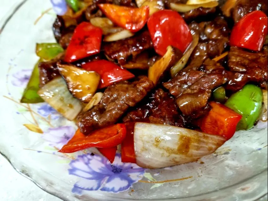 酱爆牛肉 - stir-fried beef in oyster sauce|steven z.y.さん