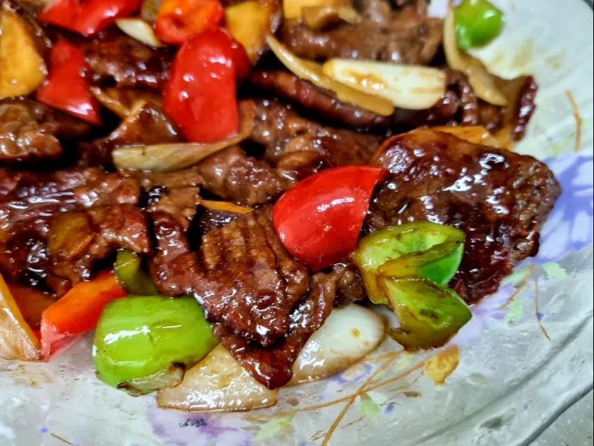 酱爆牛肉 - stir-fried beef in oyster sauce|steven z.y.さん