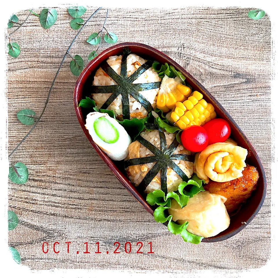 10/11 ☺︎ 炊き込みご飯おにぎり弁当✩.*˚|jon2さん